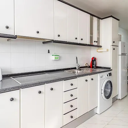 아파트 3 Bedroom In *